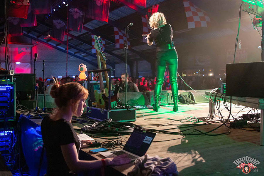 %_tempFileNamePeelpop%202019-49%